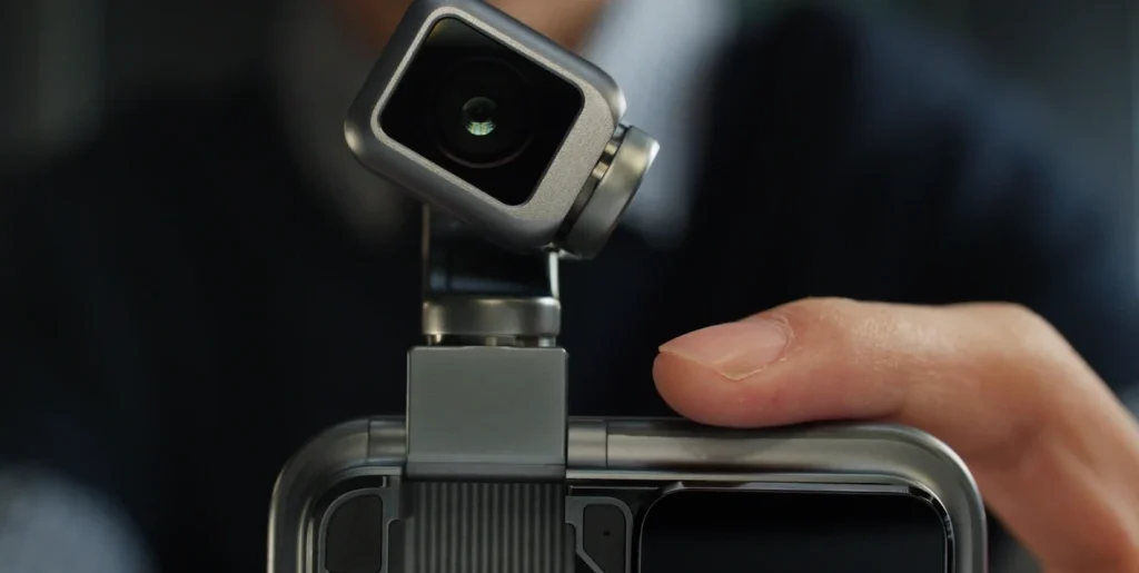otorized camera arm mechanism on the Honor Robot Phone